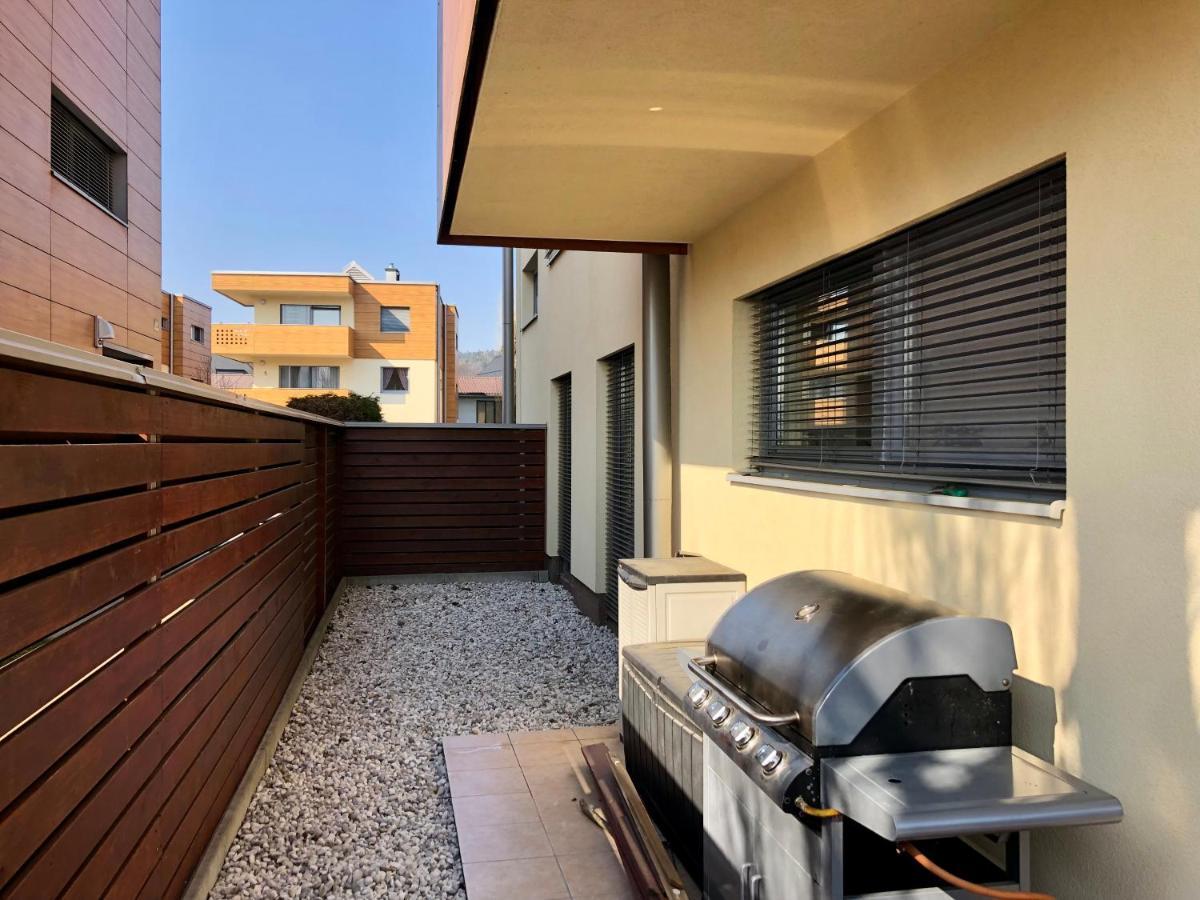 Jenny Apartment With Jacuzzi Брезовица Экстерьер фото